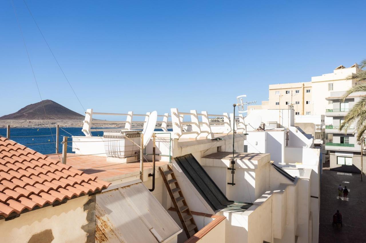 Home2Book Beachfront El Medano Exteriör bild