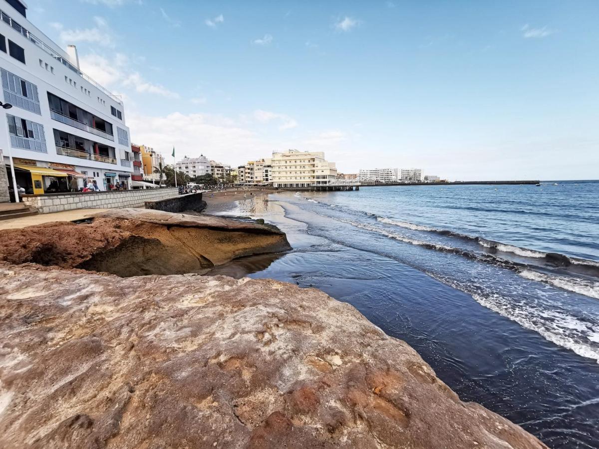 Home2Book Beachfront El Medano Exteriör bild